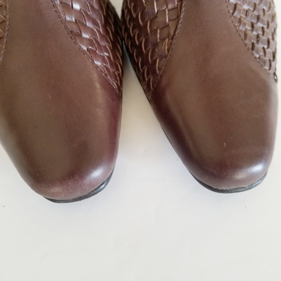 John David Naples Brown Leather Heels Mules 8.5 - Picture 4 of 8